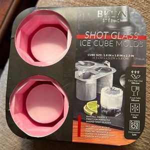 NWT Shot Glass Ice Cube Molds